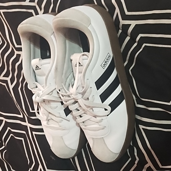 Adidas shoes size 10.5 like new. Hardly worn in very good shape. - Picture 3 of 4